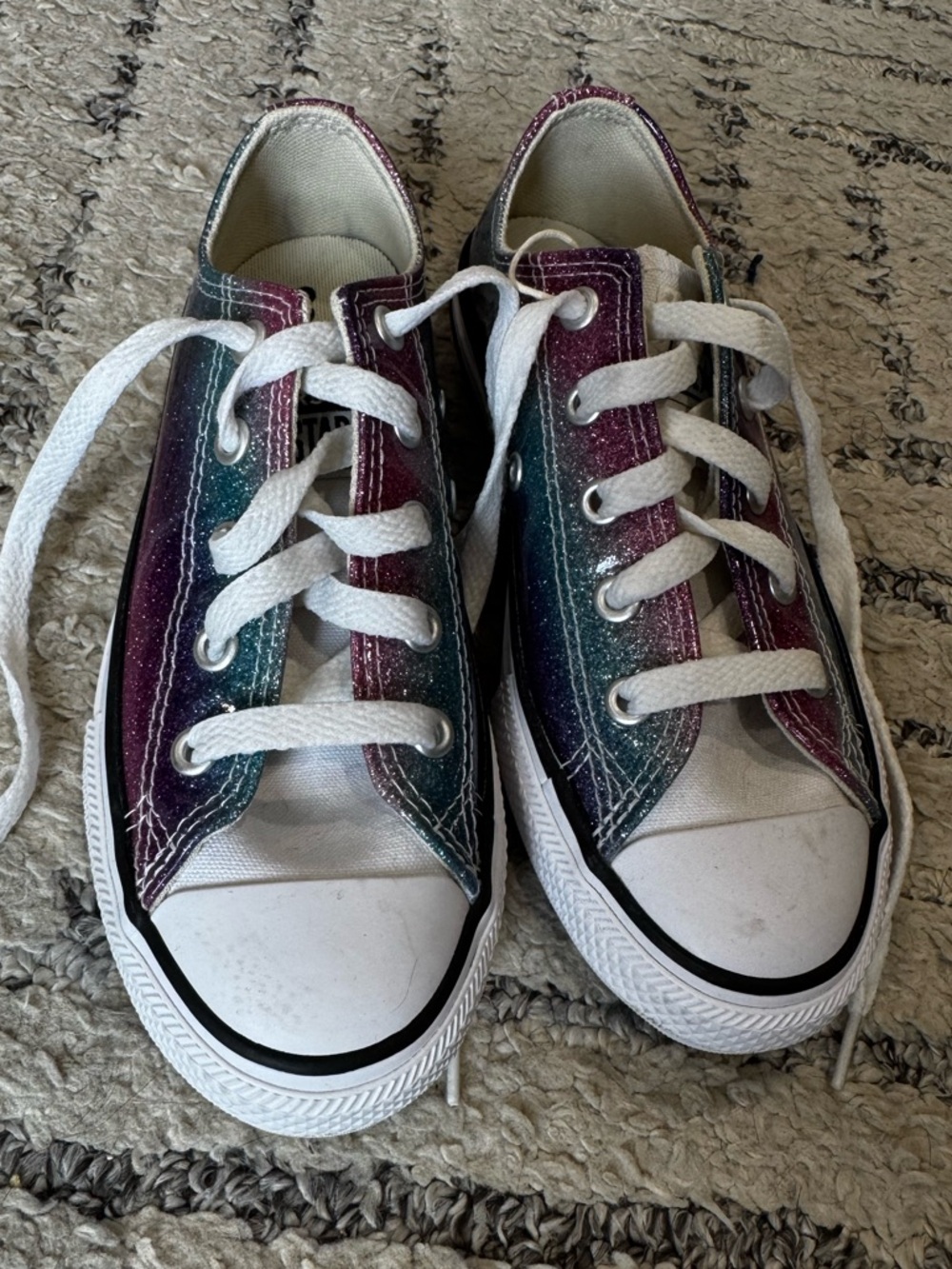 NWOT Kids Rainbow Converse Size 13 - Picture 2 of 3